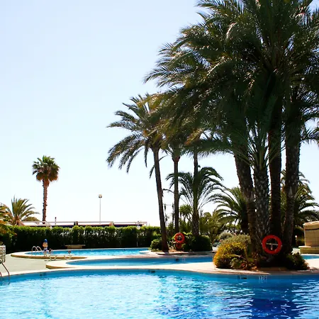 图尔马利纳尤尼图尔萨公寓 *