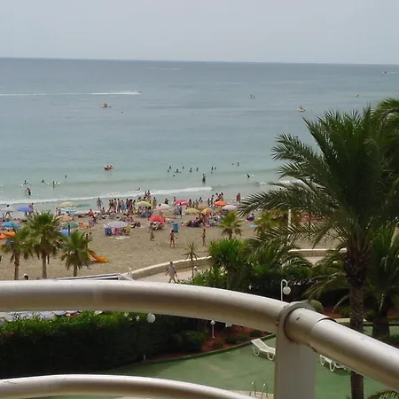 图尔马利纳尤尼图尔萨公寓 *